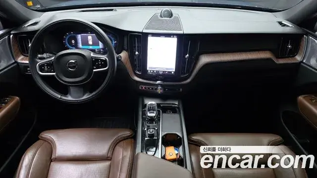 Volvo XC60 2022 — Photo 31/32