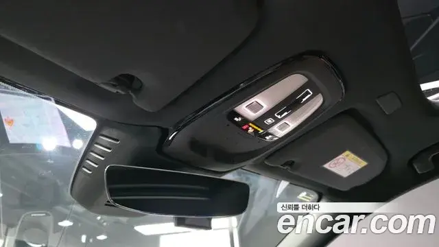 Volvo XC60 2022 — Photo 12/32