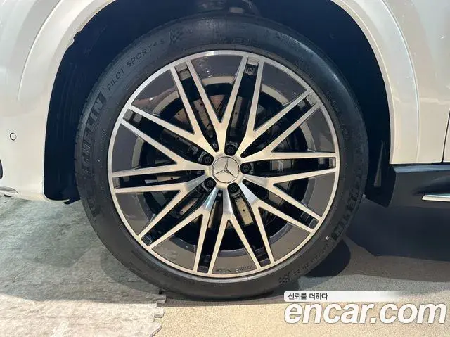 Mercedes-Benz GLE-Class 2025 — Photo 1/20