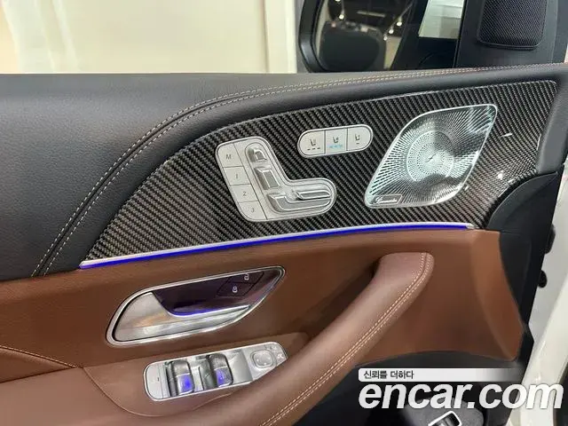 Mercedes-Benz GLE-Class 2025 — Photo 15/20