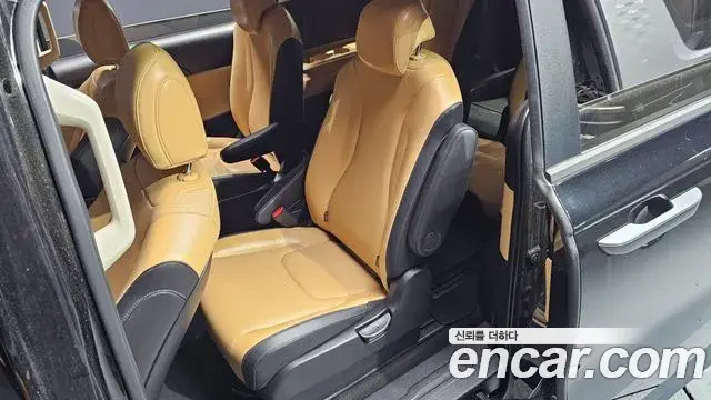 Kia Carnival 2022 — Фото 12/20