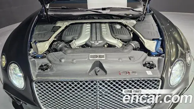 Bentley Continental GT 2019 — Photo 7/30