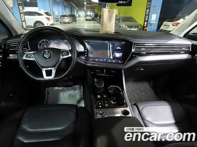Volkswagen Touareg 2020 — Photo 14/20