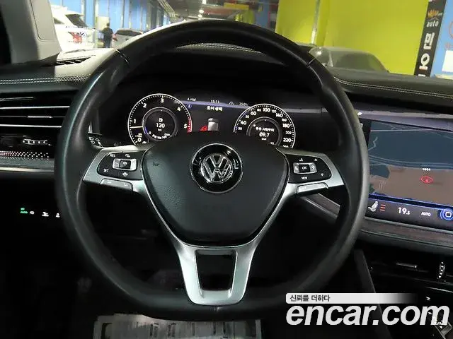 Volkswagen Touareg 2020 — Photo 15/20
