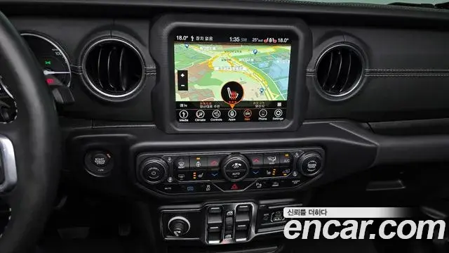 Jeep Wrangler 2021 — Фото 16/20