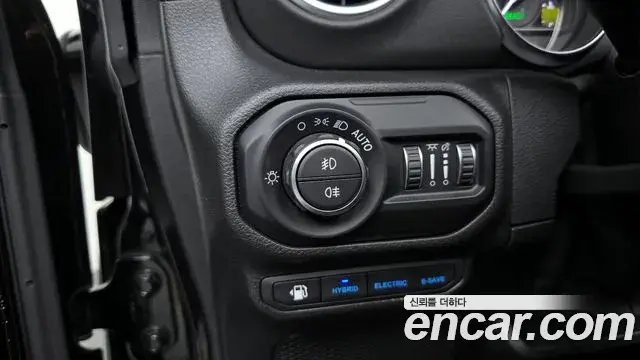 Jeep Wrangler 2021 — Фото 17/20