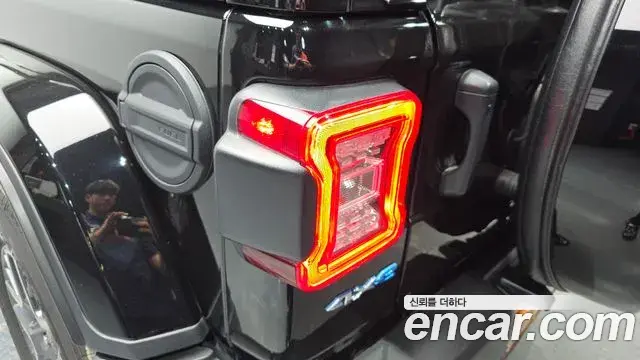 Jeep Wrangler 2021 — Şəkil 8/34