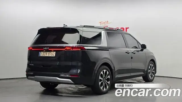 Kia Carnival 2023 — Фото 2/20