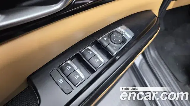 Kia Carnival 2023 — Фото 13/20