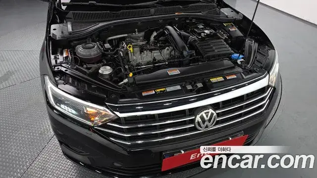 Volkswagen Jetta 2021 — Şəkil 27/32