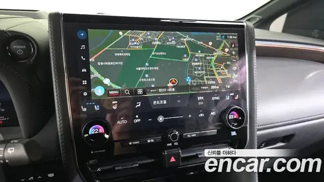Toyota Alphard 2025 — Photo 27/32