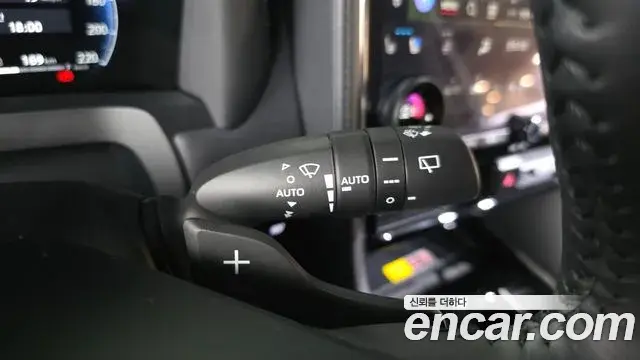 Toyota Alphard 2025 — Photo 4/32