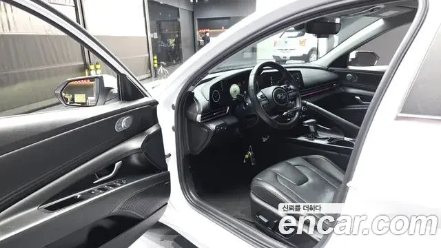Hyundai The New Avante Hybrid 2021 — ფოტო 3/20