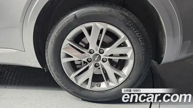 Genesis GV70 2021 — Photo 4/31
