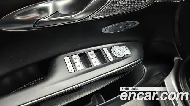 Genesis GV70 2021 — Photo 1/31