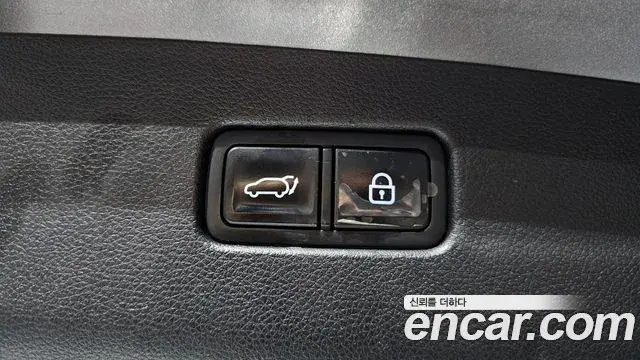 Genesis GV70 2021 — Photo 23/31