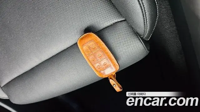 Genesis GV70 2021 — Photo 14/31