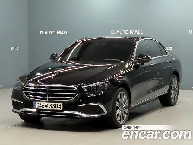 Mercedes-Benz E-Class 2023 — Photo 3/20