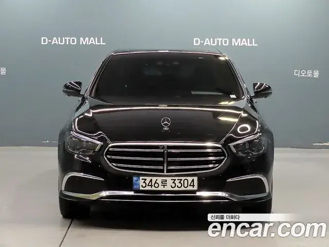 Mercedes-Benz E-Class 2023 — Photo 19/20