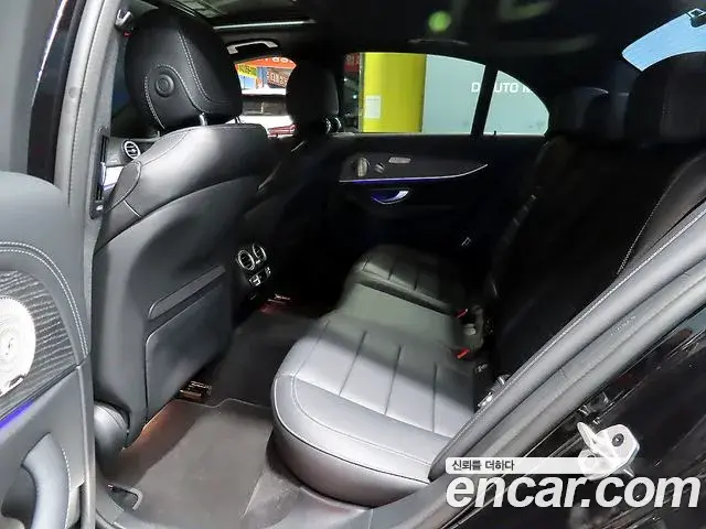 Mercedes-Benz E-Class 2023 — Photo 1/20