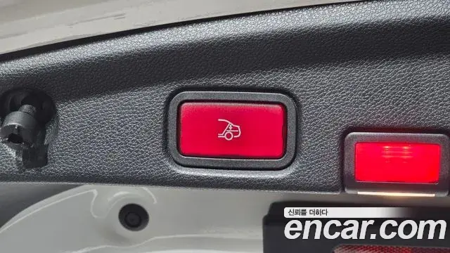Mercedes-Benz E-Class 2018 — Photo 28/31