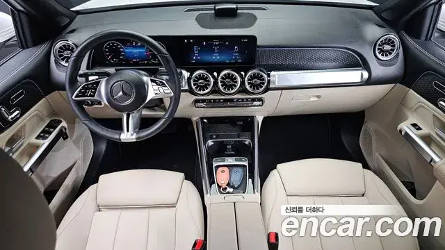 Mercedes-Benz GLB-Class 2024 — Photo 4/31