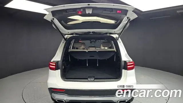 Mercedes-Benz GLB-Class 2024 — Photo 6/31