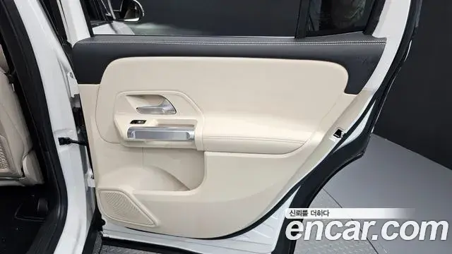 Mercedes-Benz GLB-Class 2024 — Photo 31/31