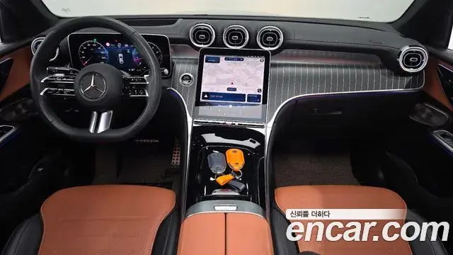 Mercedes-Benz GLC-Class 2025 — Photo 17/33
