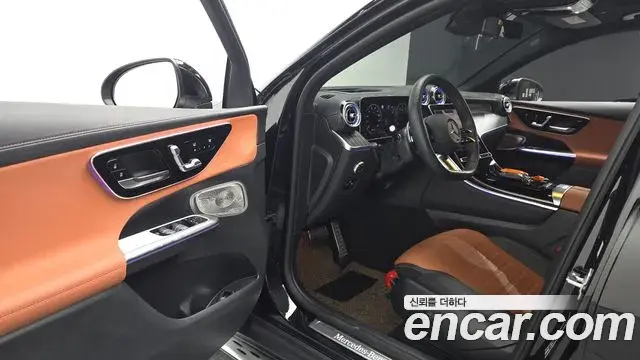 Mercedes-Benz GLC-Class 2025 — Photo 27/33