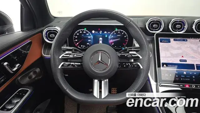 Mercedes-Benz GLC-Class 2025 — Photo 12/33