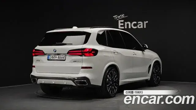 BMW X5 2025 — Photo 22/33