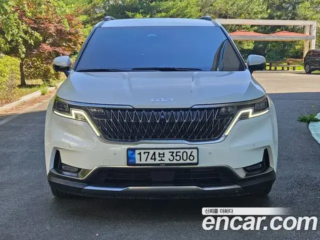 Kia Carnival 2023 — Фото 1/20