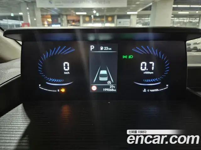Hyundai Staria 2021 — ფოტო 15/17