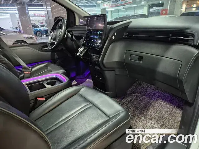 Hyundai Staria 2021 — ფოტო 4/17