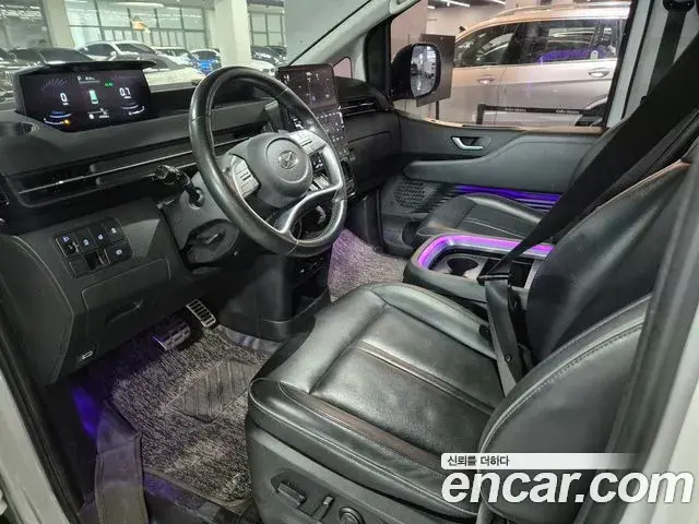 Hyundai Staria 2021 — ფოტო 10/17