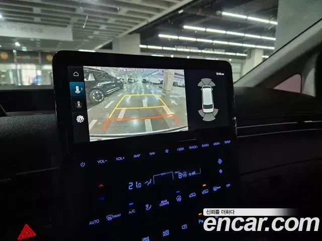 Hyundai Staria 2021 — ფოტო 7/17