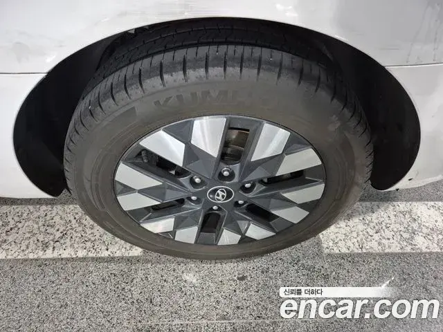 Hyundai Staria 2021 — ფოტო 17/17