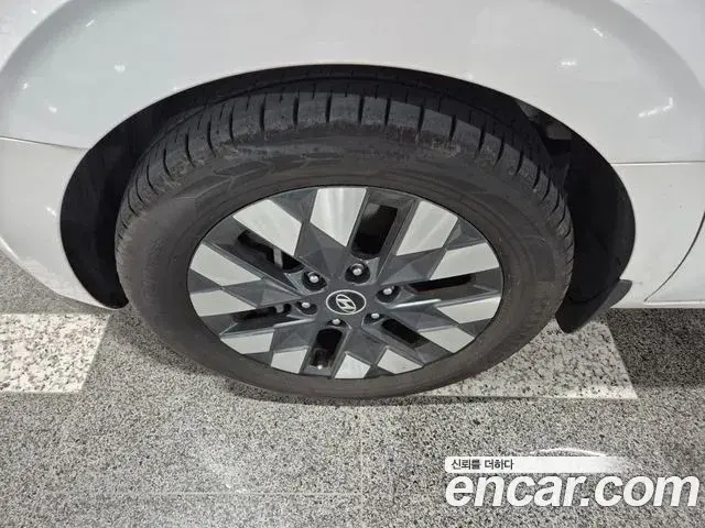 Hyundai Staria 2021 — ფოტო 14/17