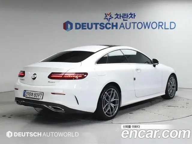 Mercedes-Benz E-Class 2022 — Фото 1/20