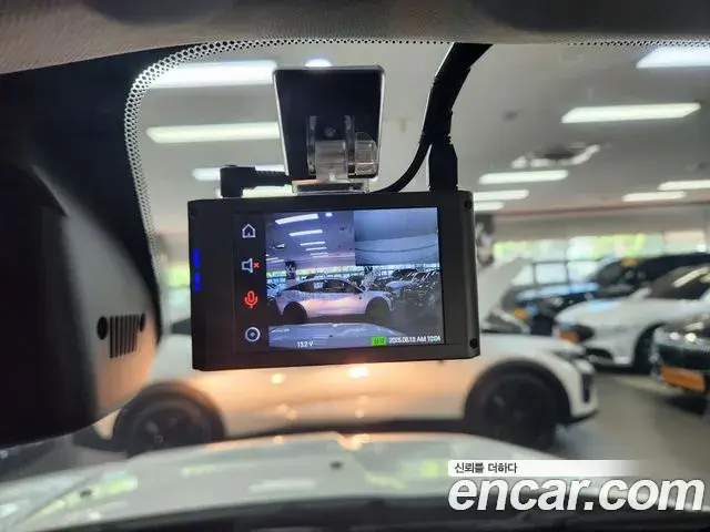 Jeep Renegade 2022 — ფოტო 14/20