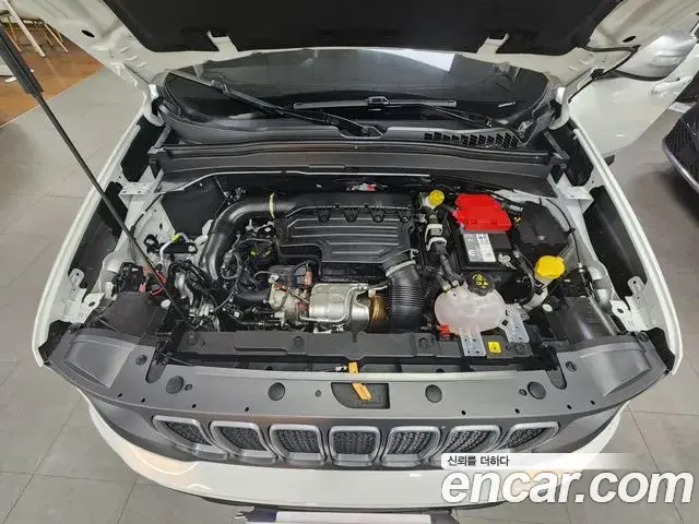 Jeep Renegade 2022 — ფოტო 1/20