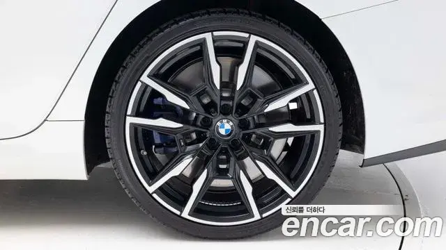 BMW 8 Series 2023 — ფოტო 19/20