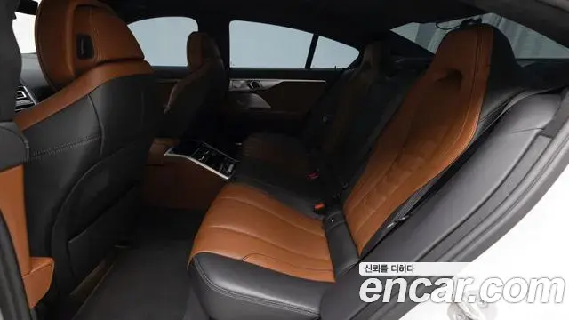 BMW 8 Series 2023 — ფოტო 5/20