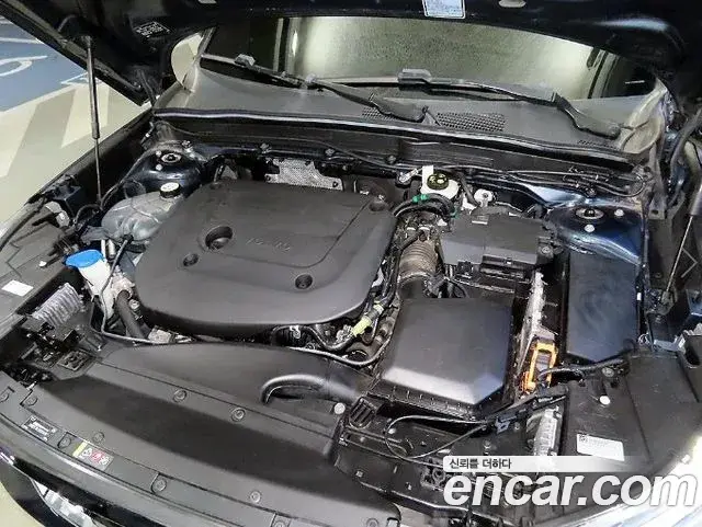 Volvo XC40 2020 — Photo 8/20