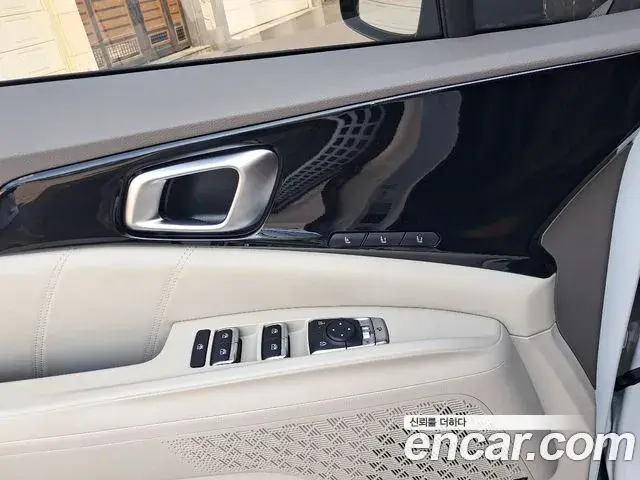 Kia Carnival 2024 — Фото 19/20