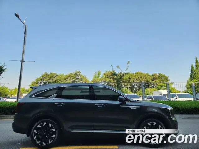 Kia Sorento 2023 — Photo 2/20