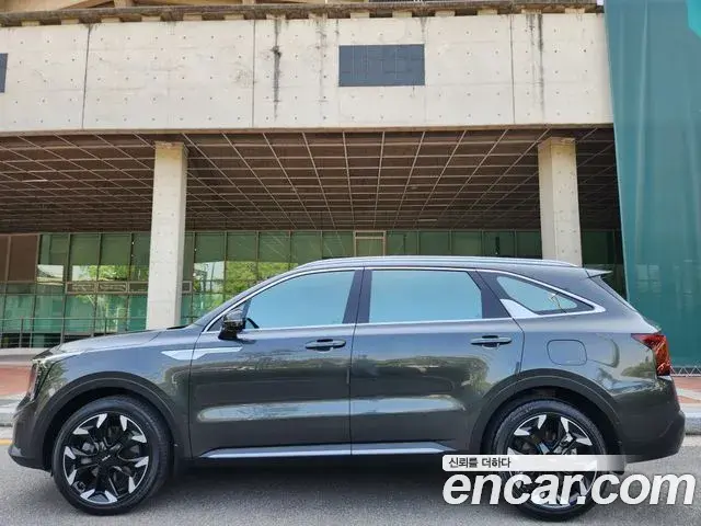 Kia Sorento 2023 — Photo 14/20
