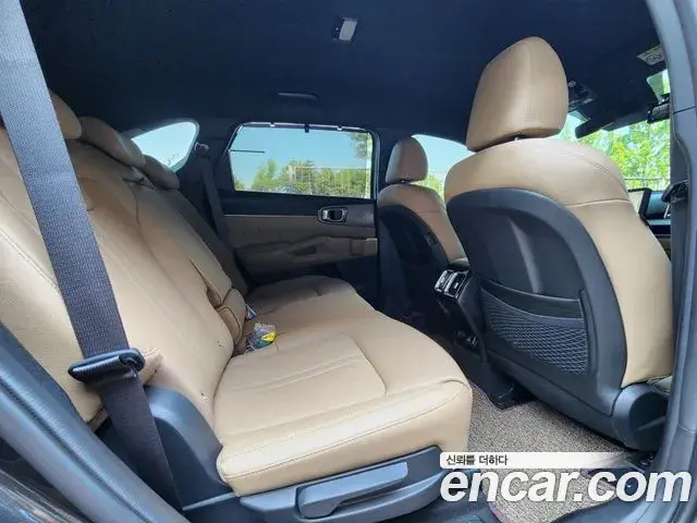 Kia Sorento 2023 — Photo 7/20