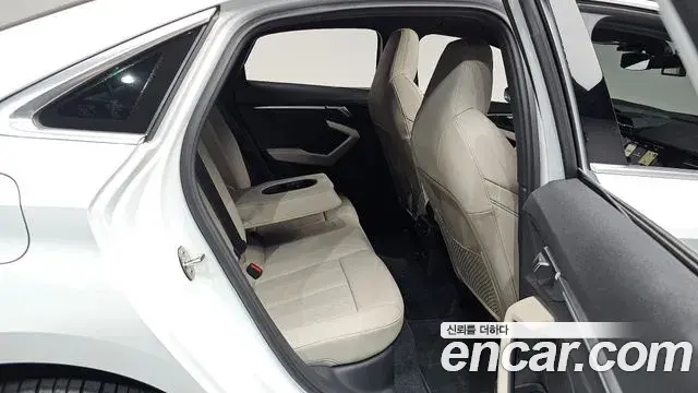 Audi A3 2023 — Photo 14/32